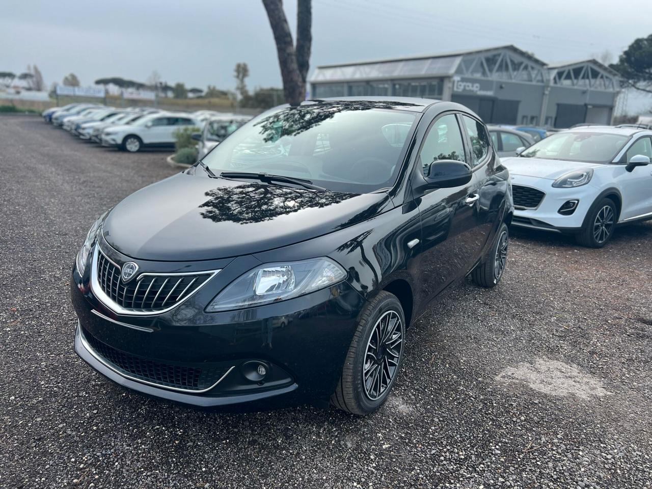 Lancia Ypsilon 1.0 FireFly Hybrid