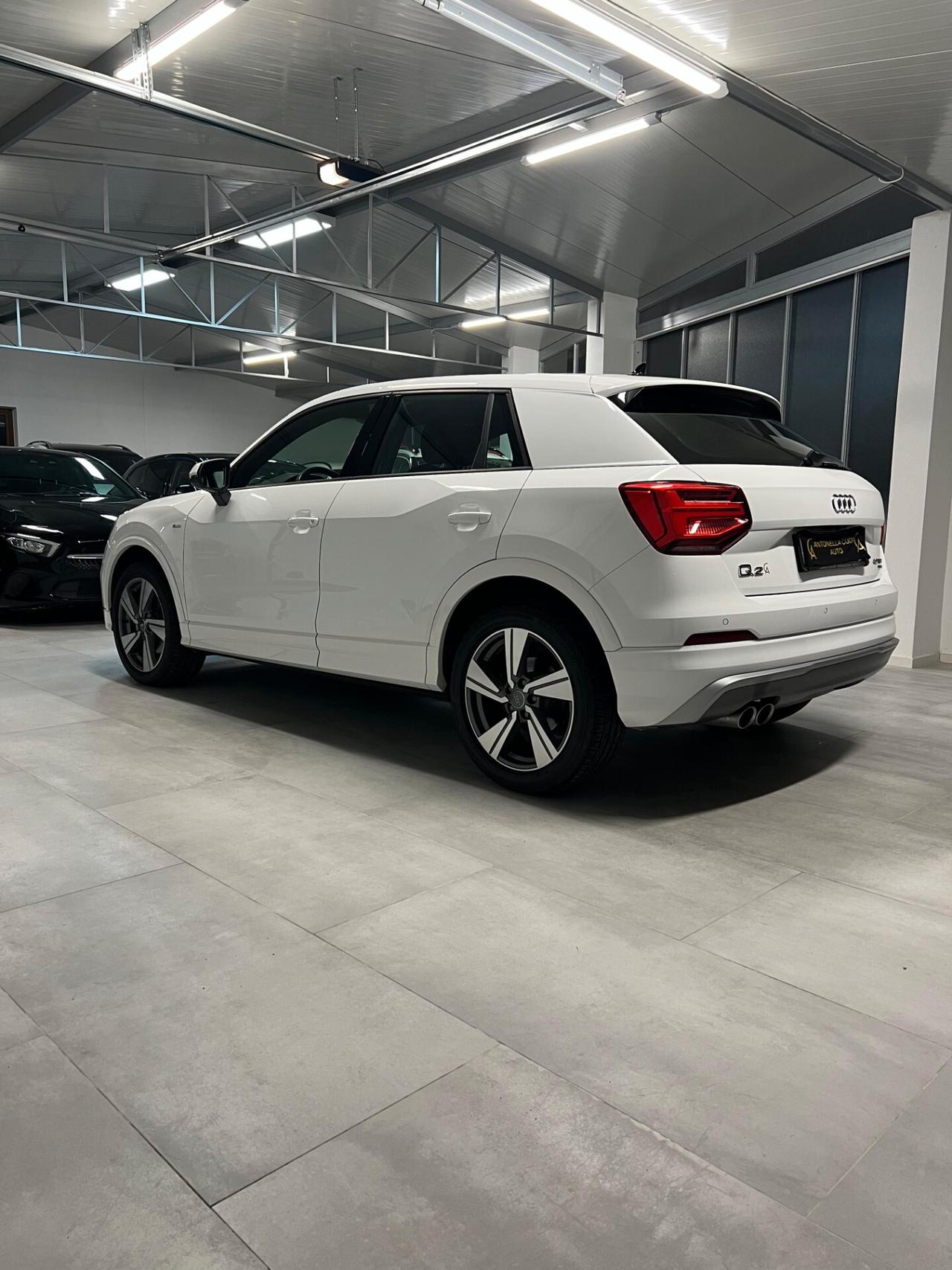 Audi Q2 SQ2 TFSI quattro S tronic sport attitude