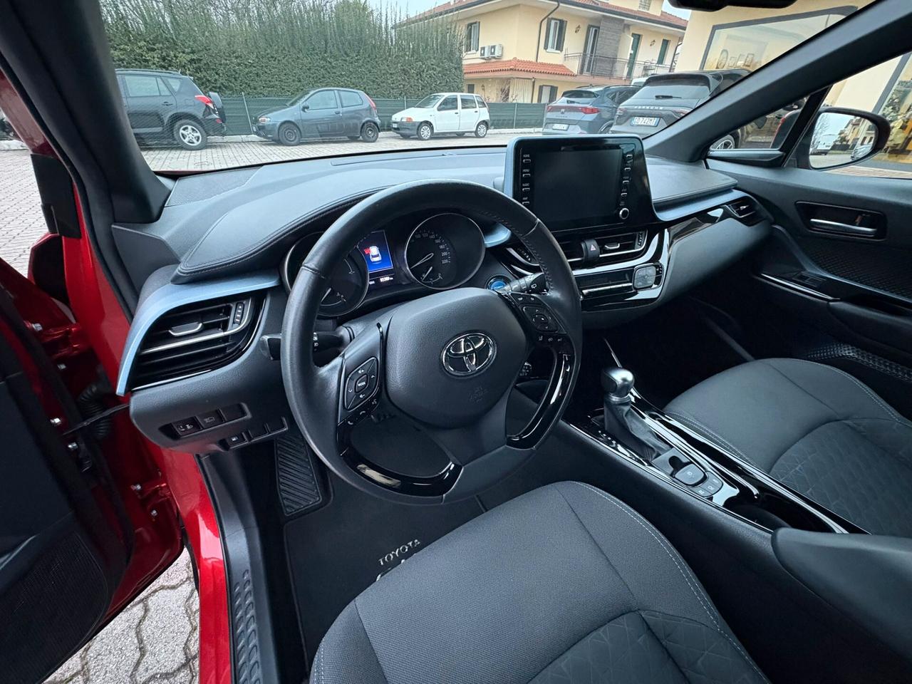 TOYOTA C-HR 1.8 IBRIDA TAGLIANDATA SI NEOPAT
