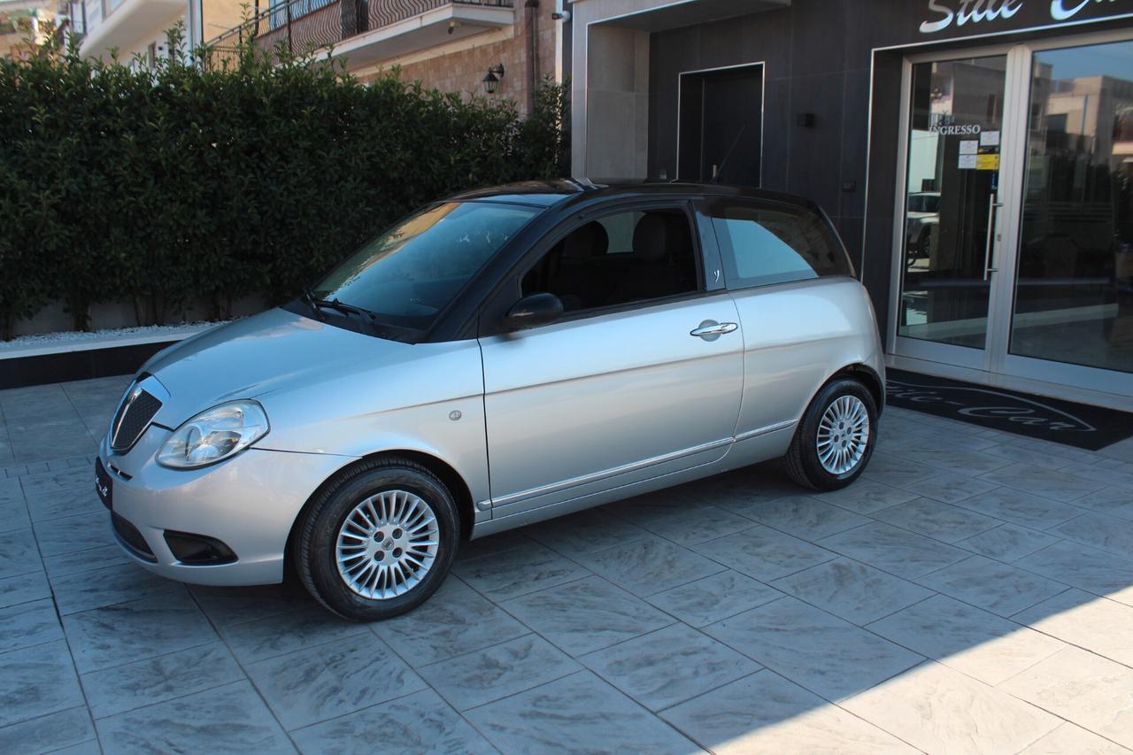 Lancia Ypsilon 1.3 MJT 75 CV Oro Giallo
