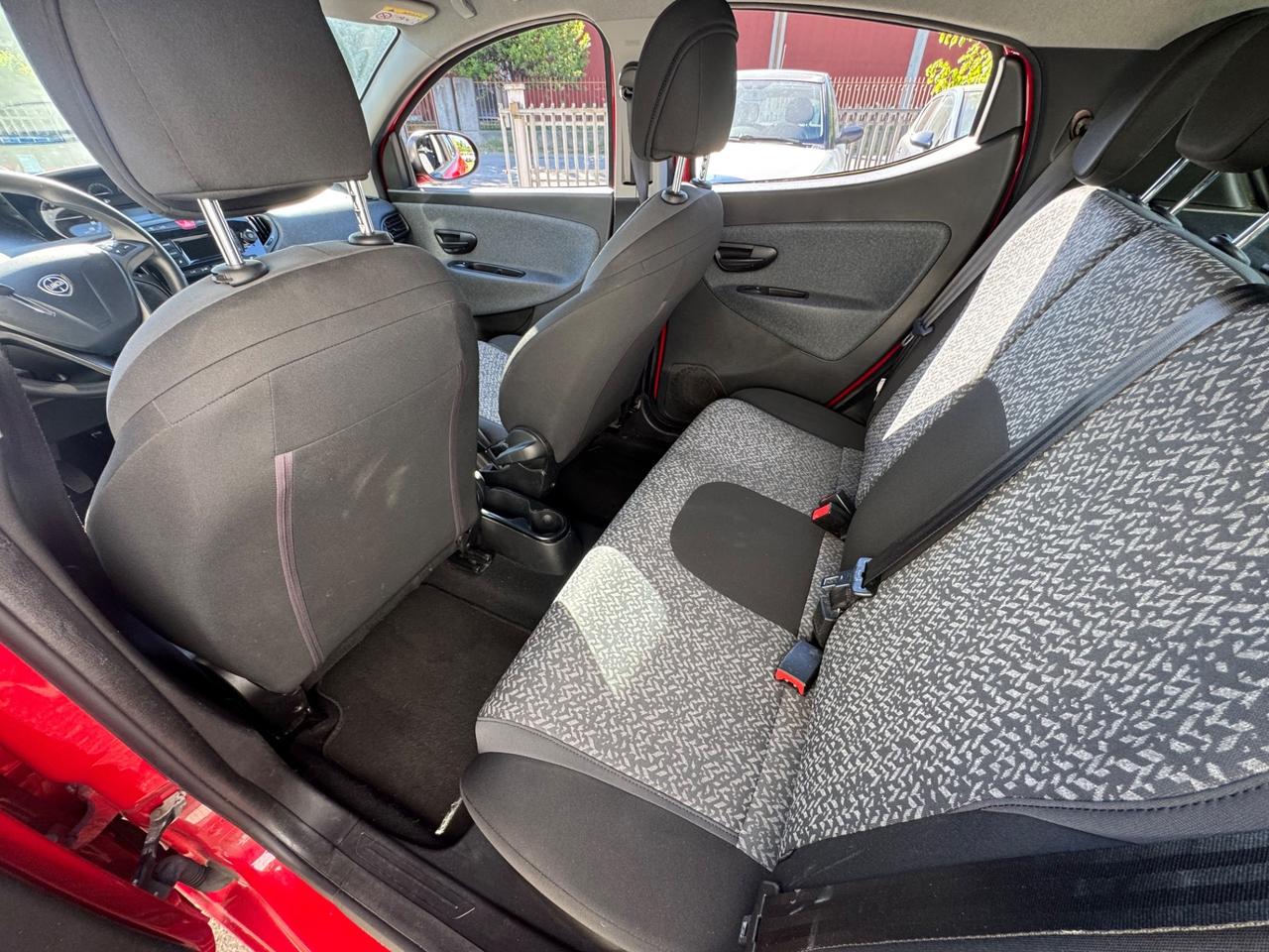Lancia Ypsilon 1.2 69 CV 5 porte Gold