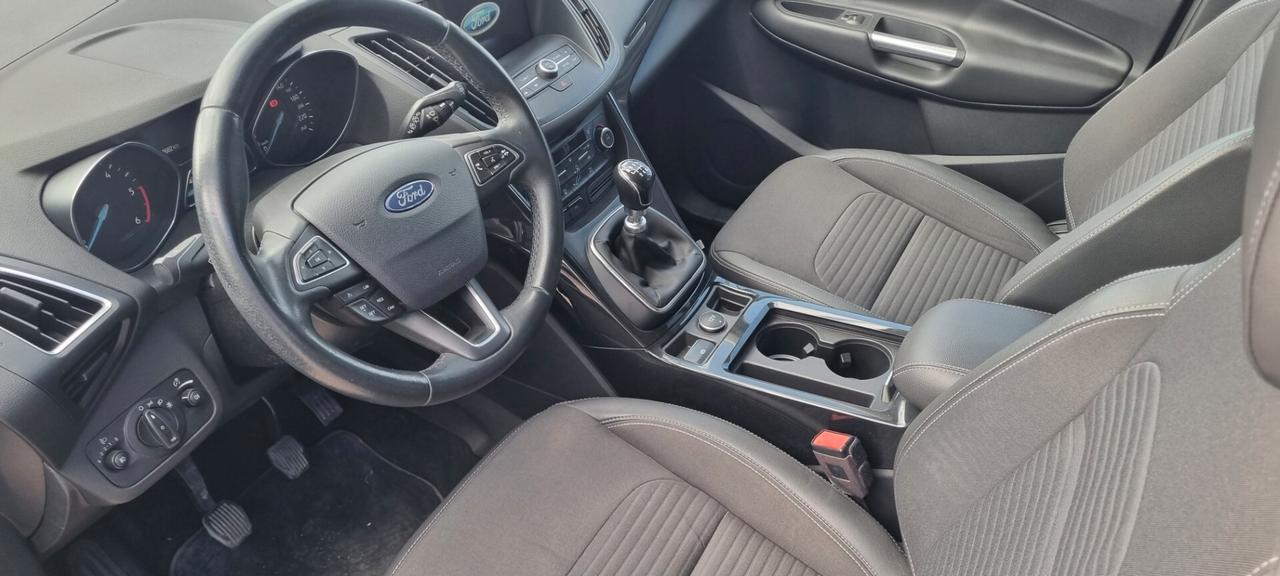 Ford Kuga 1.5 TDCI 120 CV S&S 2WD Titanium