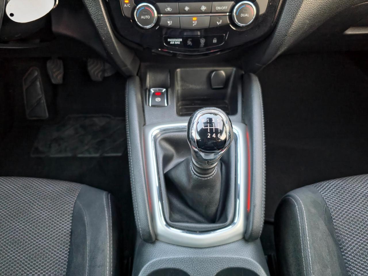 Nissan Qashqai 1.5 dCi Tekna 110-CV E5B Manuale NEO 2014