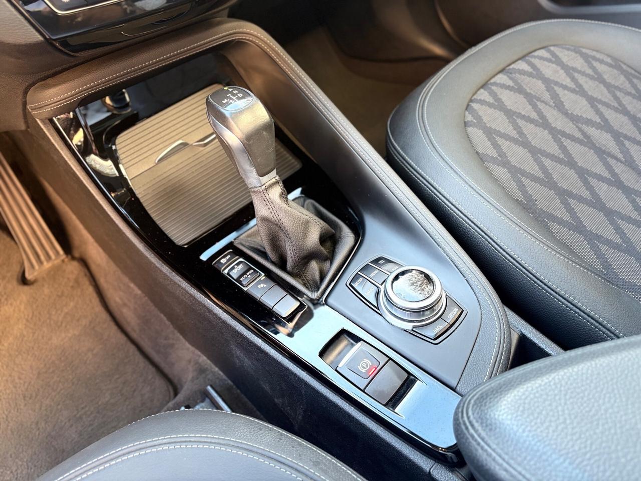 BMW X1 SDrive20d xLine FULL/LED/NAV/TETTO