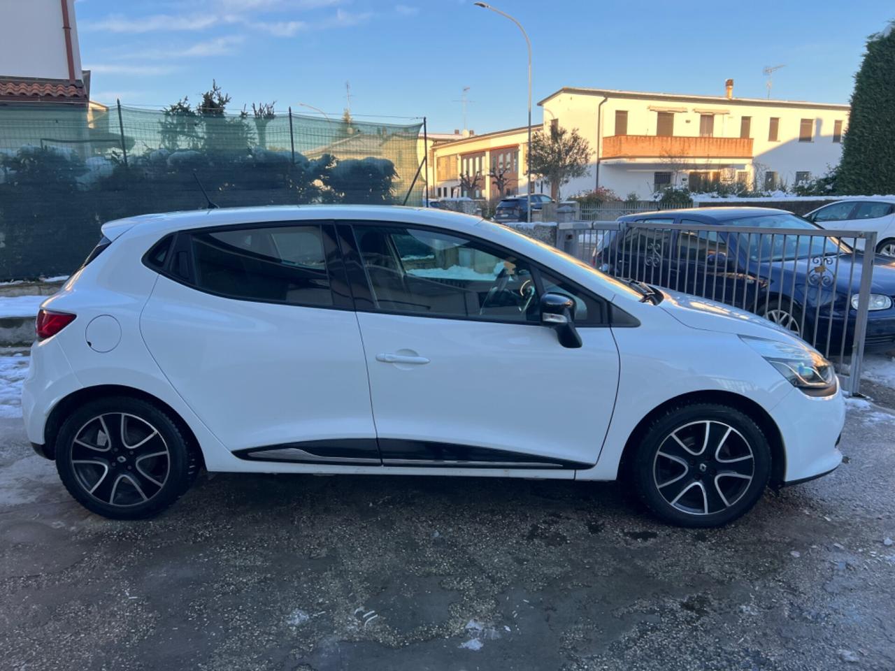 RENAULT CLIO 1.5 DIESEL EURO 5B OTTIMA NEOPATENTATI