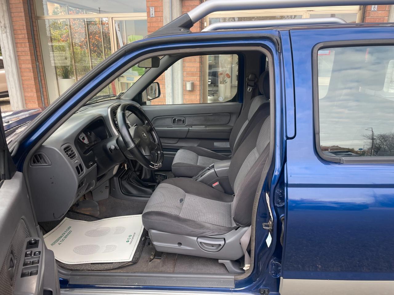 Nissan Navara 2.5 td doppia cabina