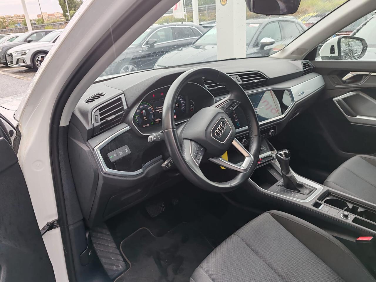 Audi Q3 35 TFSI S tronic E-TRON line edition