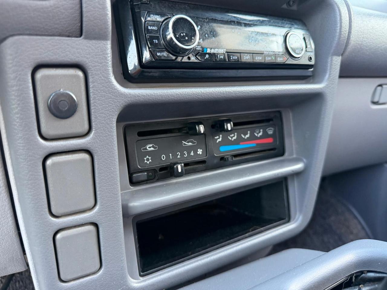 Nissan Serena 2.0i 16V cat 5 porte SLX