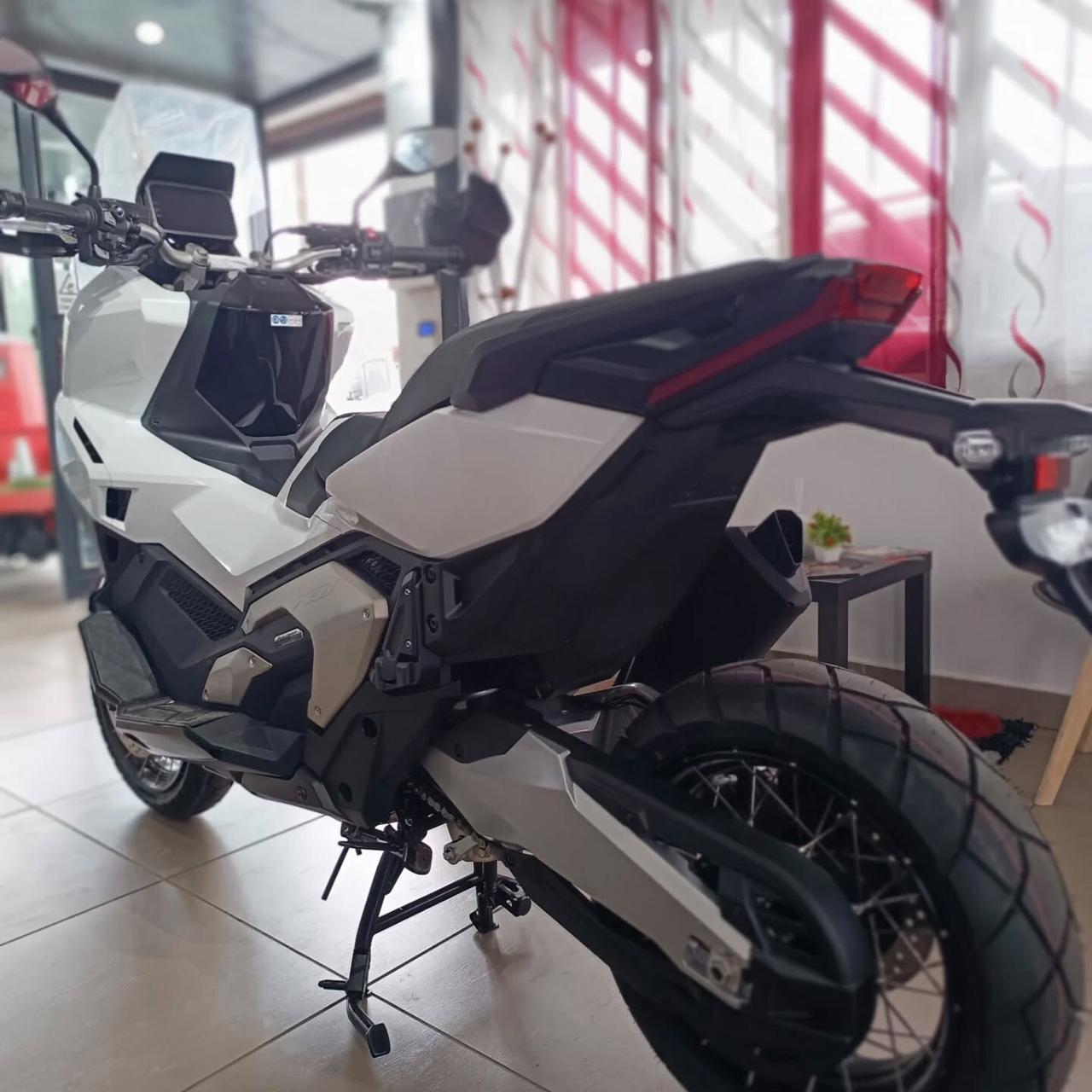 Honda X-ADV 750 2025 NUOVI PRONTA CONSEGNA