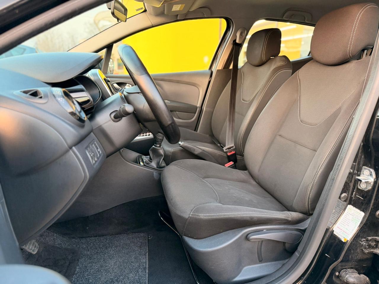 Renault Clio TCe 12V 75 CV 5 porte Moschino Intens