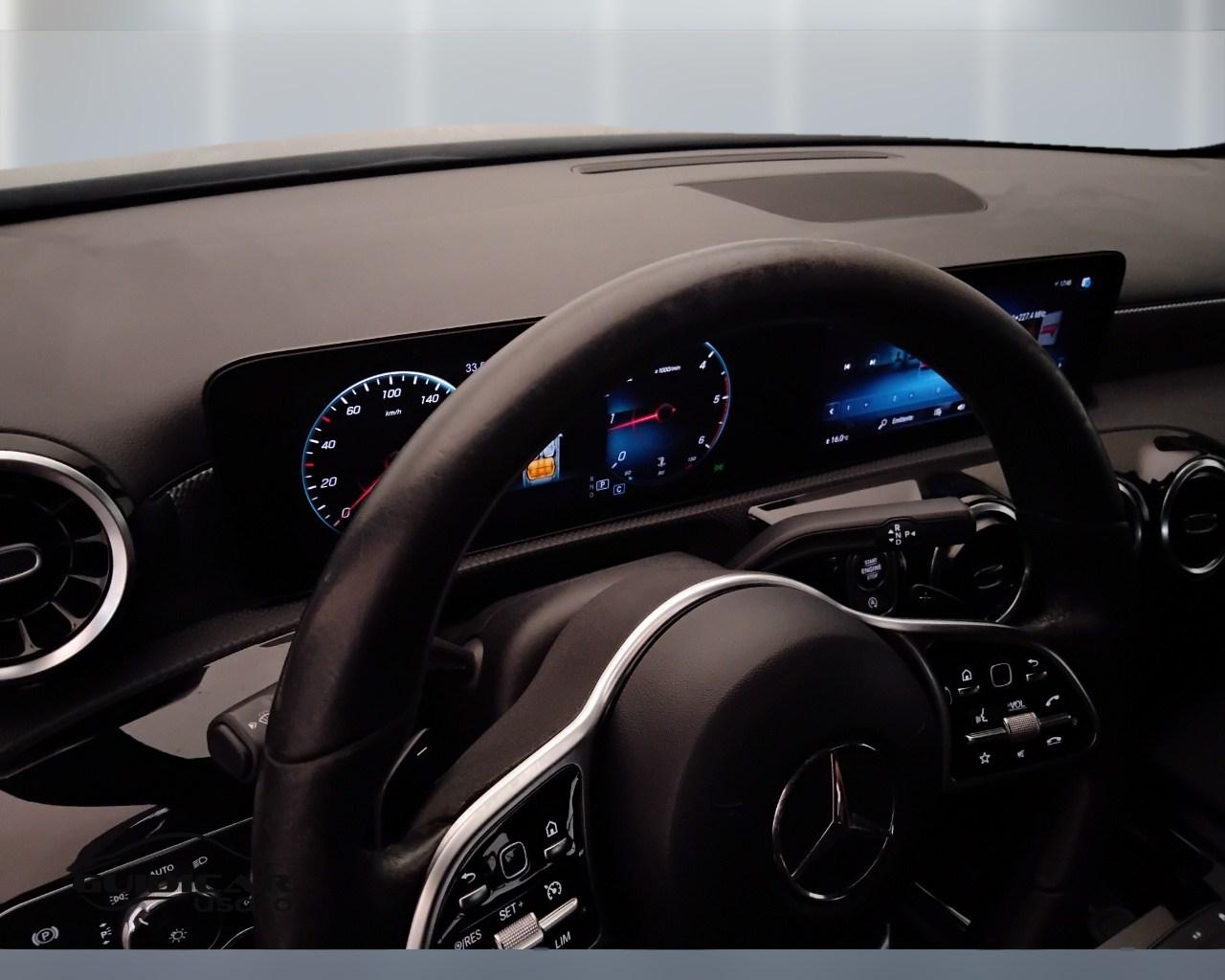 Mercedes-Benz Classe A - W177 2018 - A 180 d Sport auto