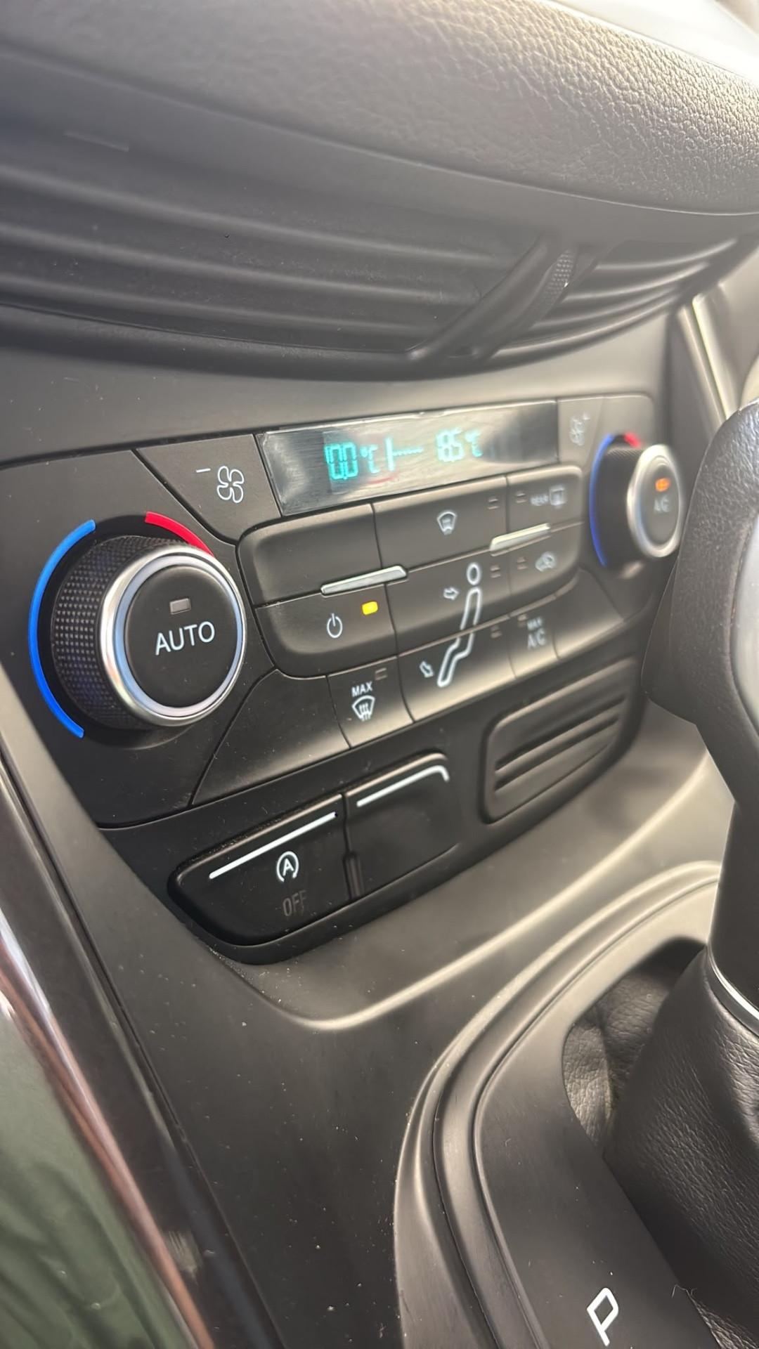 Ford C-Max7 2.0 TDCi 150CV Powershift Start&Stop Business