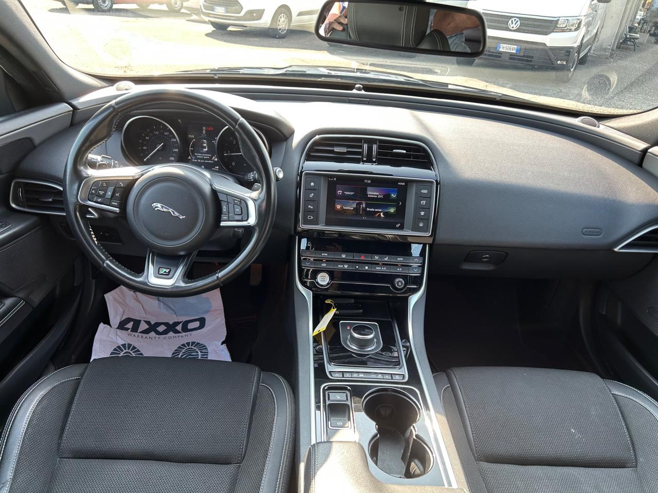 Jaguar XE 2.0 D AWD Turbo aut. R-SPORT