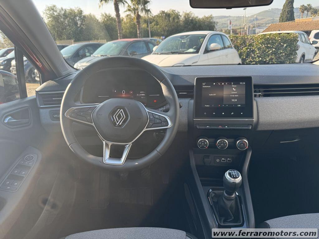 Renault Clio SCe 65 CV neo patentati a soli 179 euro al mese