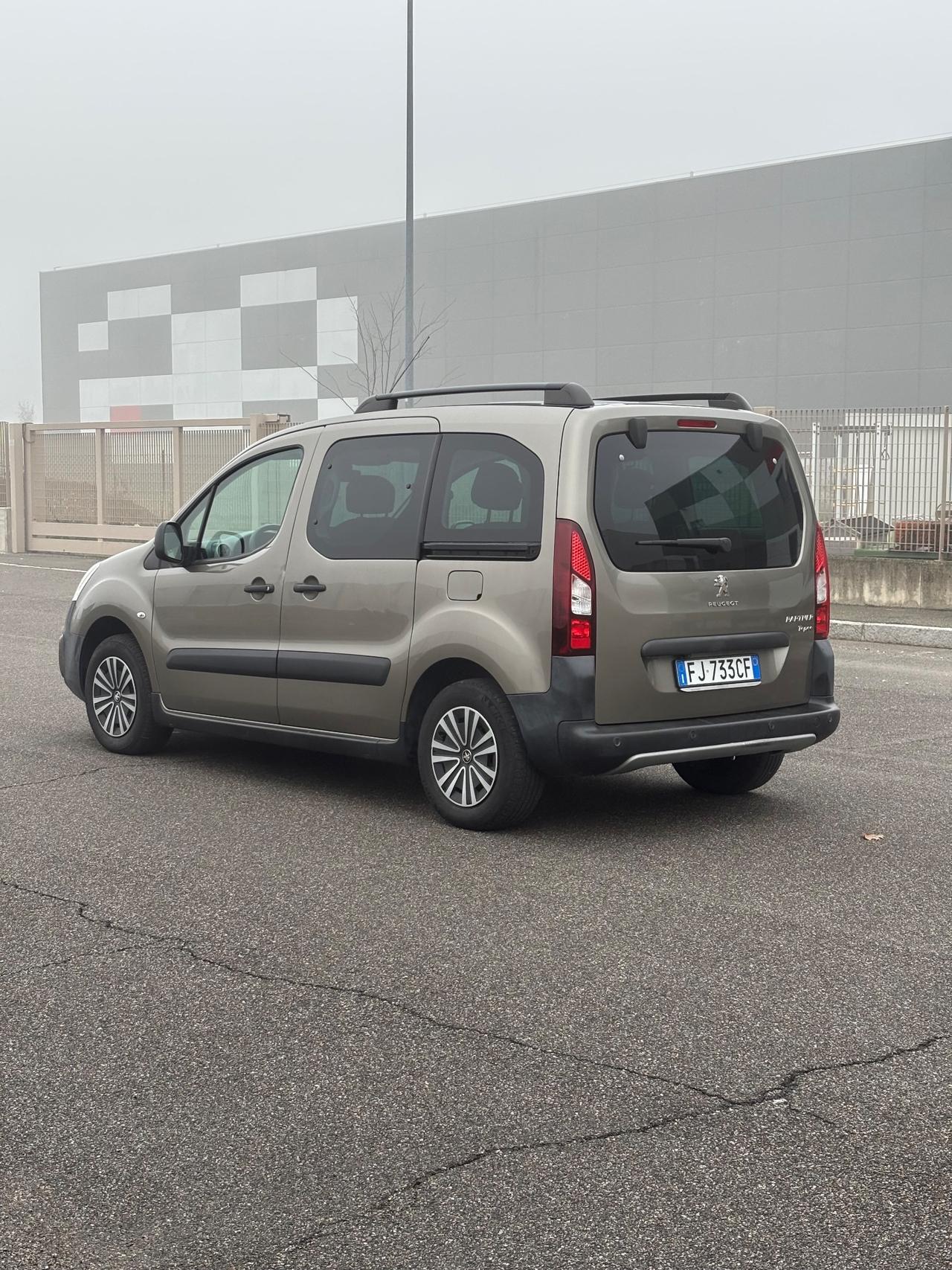 Peugeot Partner Tepee BlueHDi 120 S&S Outdoor