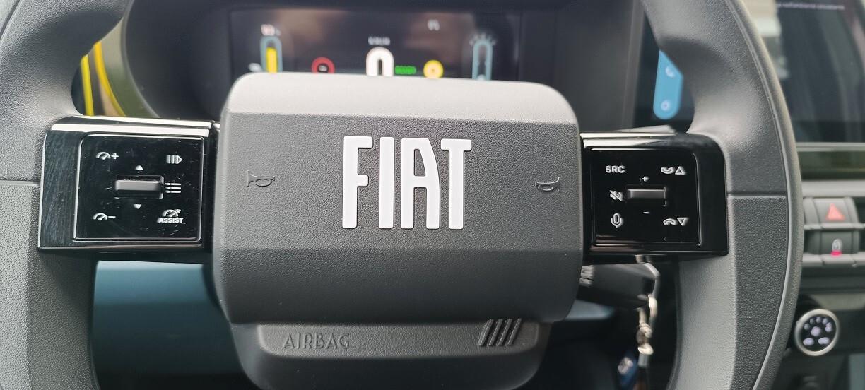 Fiat Grande Panda 44kWh Red