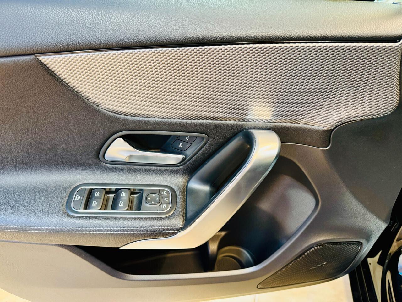 Mercedes-benz A 180 d Autom. / LED / RetroCam.