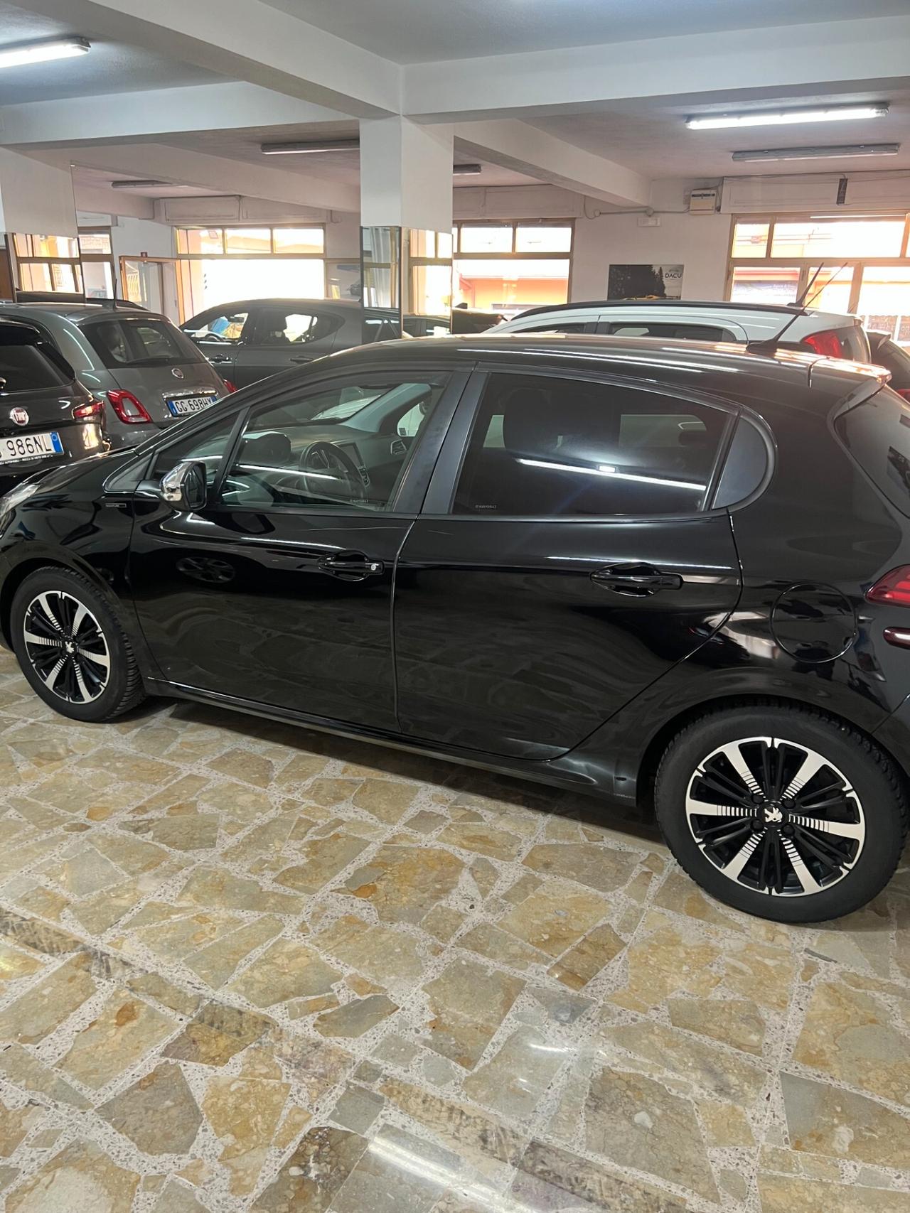 Peugeot 208 PureTech 82 5p. GPL Active