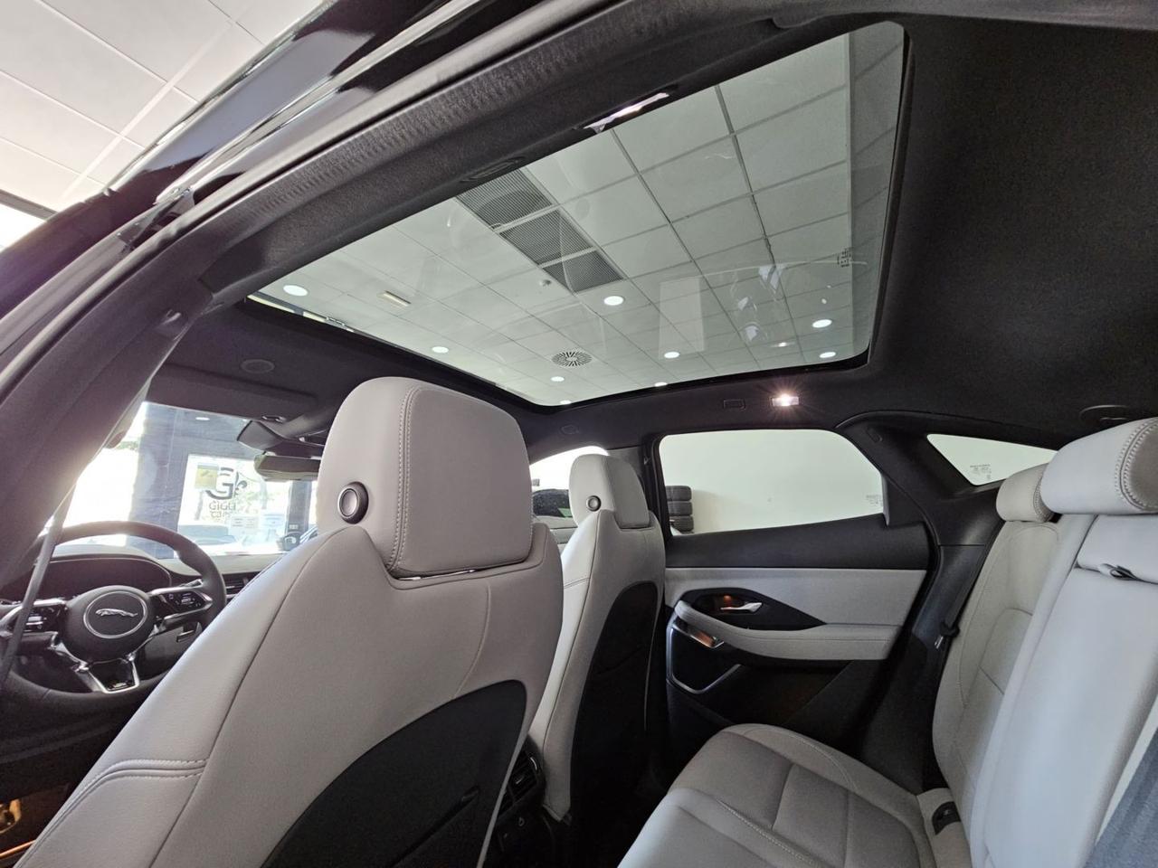 Jaguar E-Pace R-Dynamic SE Navi Camera Tetto C.20" LED BlackPack
