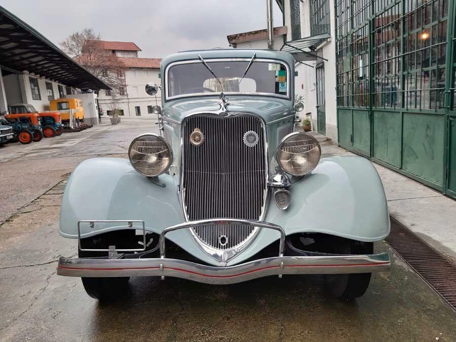 Ford Model B Sedan – 1933