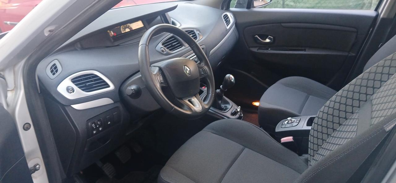 Renault Scenic 7 posti 1.5 dci