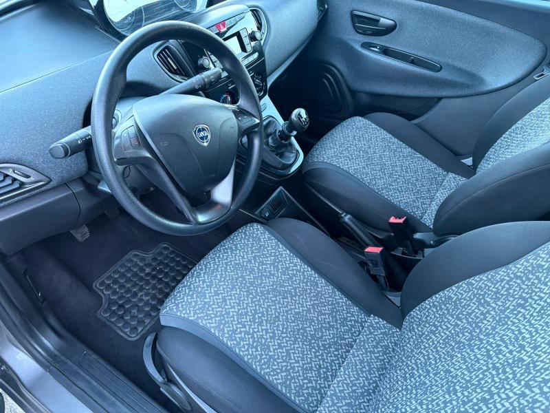 Lancia Ypsilon 5 Porte 1.0 hybrid Gold s&s 70cv ADATTA NEOPATENTATI