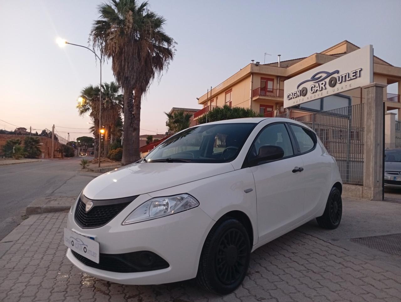 Lancia Ypsilon 1.0 FireFly 12000 km!