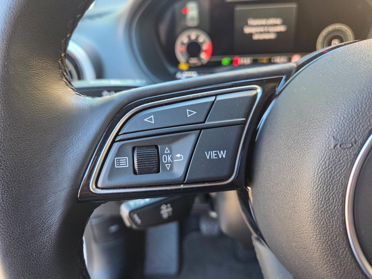 Audi Q2 30 TDI IDENTITY BLACK