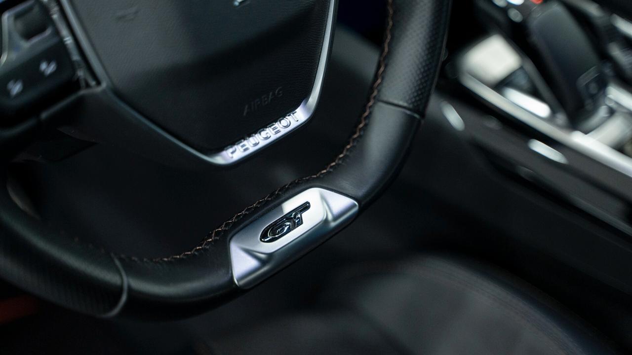 Peugeot 3008 1.5 BLUEHDI GT PACK SES 131 CV EAT8 AUTO VIRTUAL FULL OPTIONAL