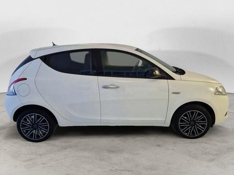 Lancia Ypsilon 1.0 FireFly 70 CV Hybrid Ecochic Gold S&S
