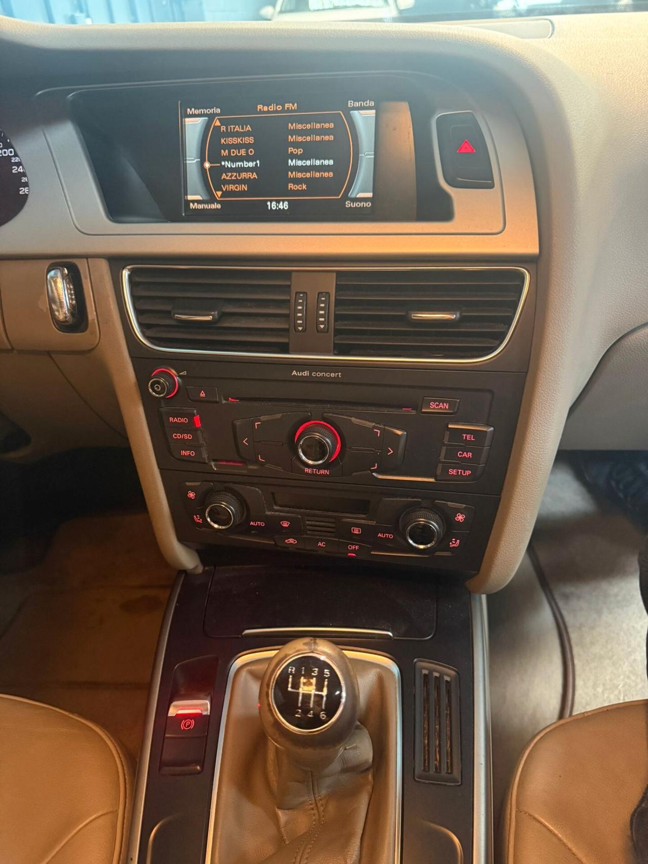 A4 BENZINA BERLINA INTERNI IN PELLE