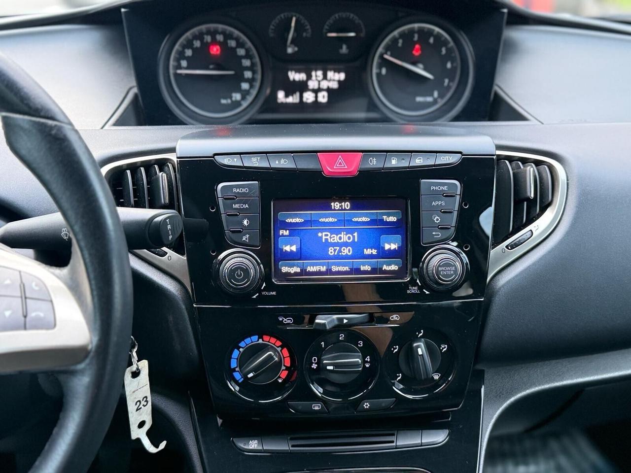 Lancia Ypsilon 1.2 Ecochic 69 CV GPL Gold