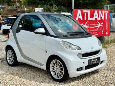 Smart ForTwo 1000 52 kW MHD coupé white tailor Made