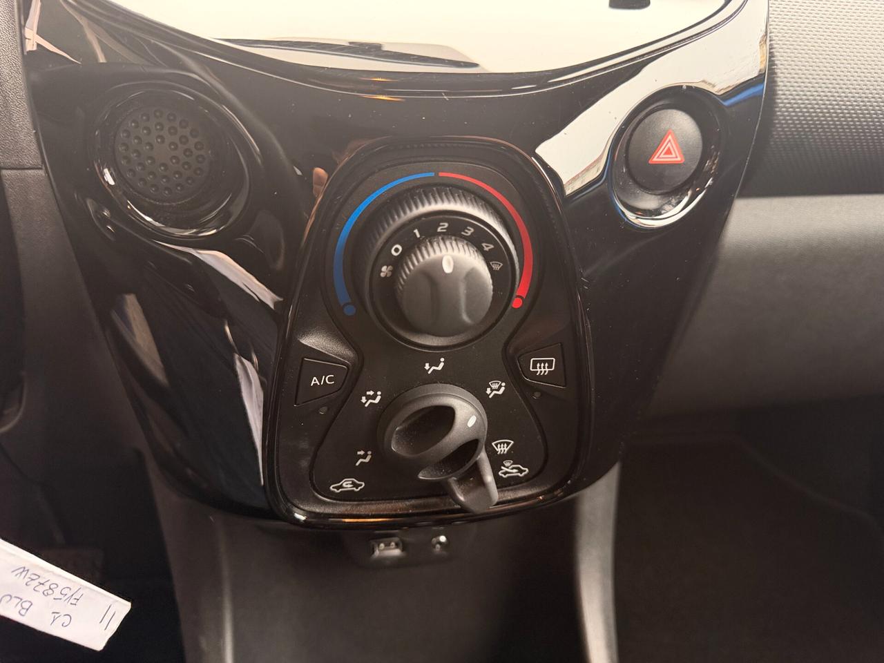 Citroen C1 1.0 VTi 72 CV 5 porte Shine