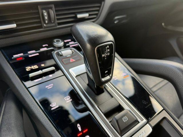 PORSCHE Cayenne 3.0 V6