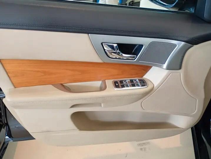 Jaguar XF 2.0 D E-Performance Prestige