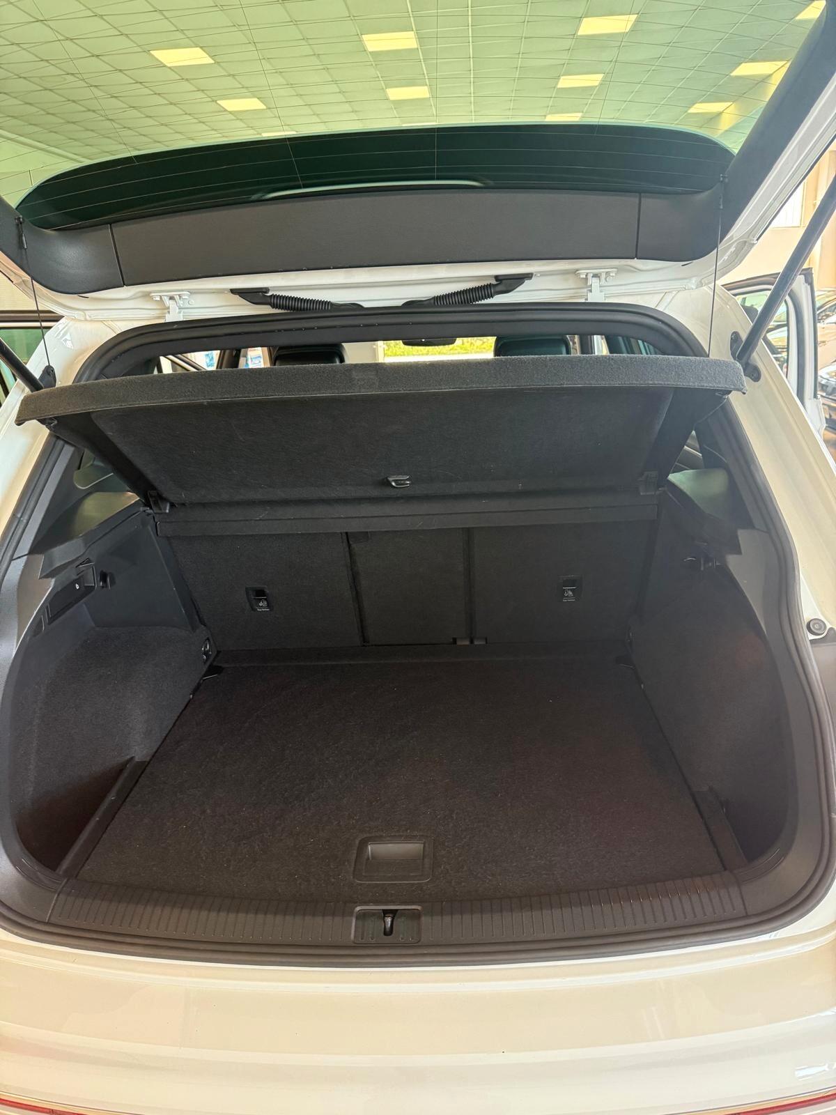 Volkswagen Tiguan 2.0 TDI 150 CV SCR DSG R-Line