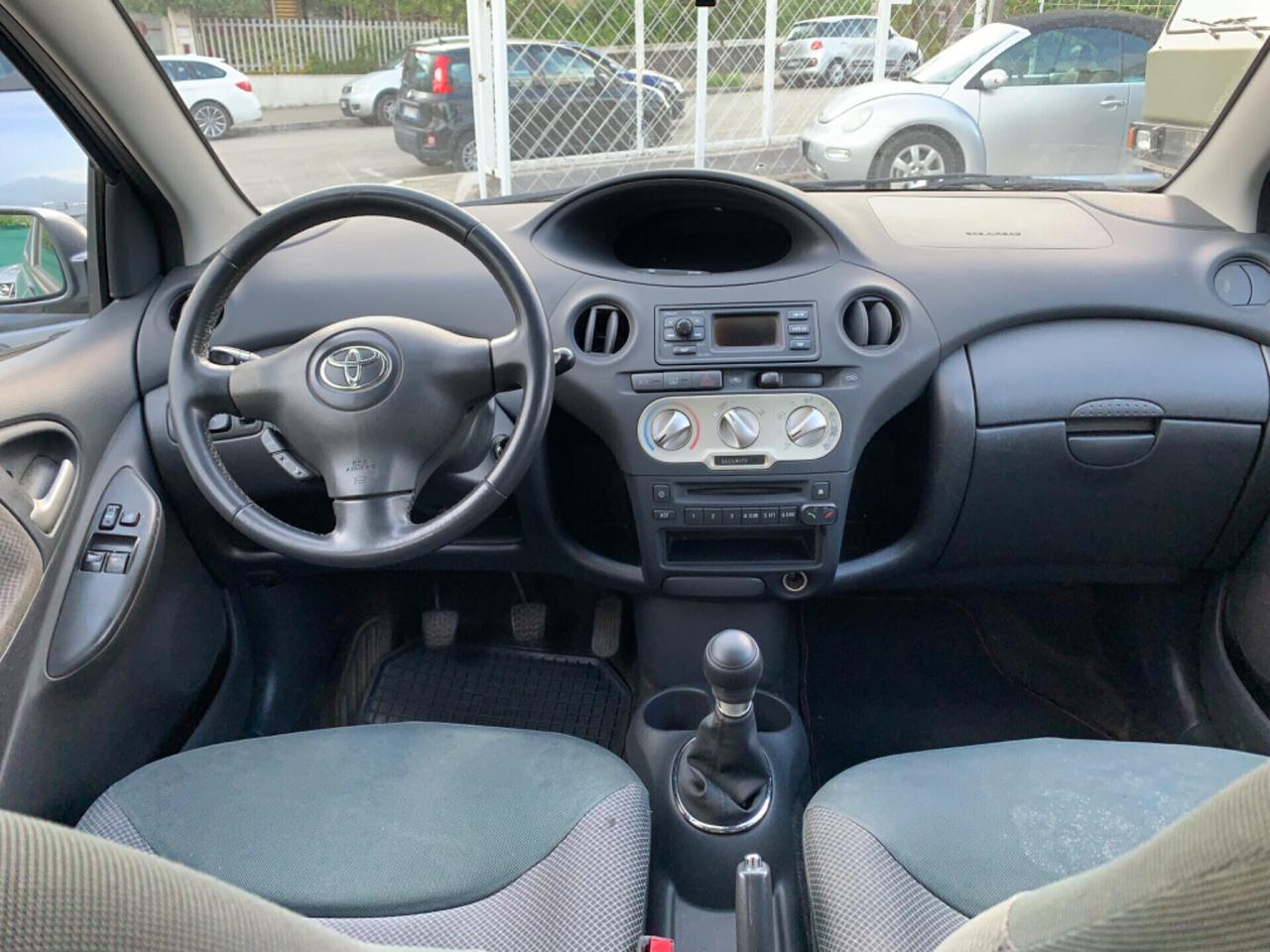 Toyota Yaris 1.0i 16V cat 5 porte