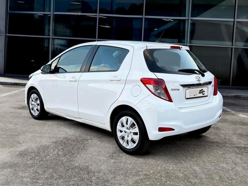 Toyota Yaris 5 Porte 1.0 BENZ 69 CV ADATTA A NEOPATENTATI