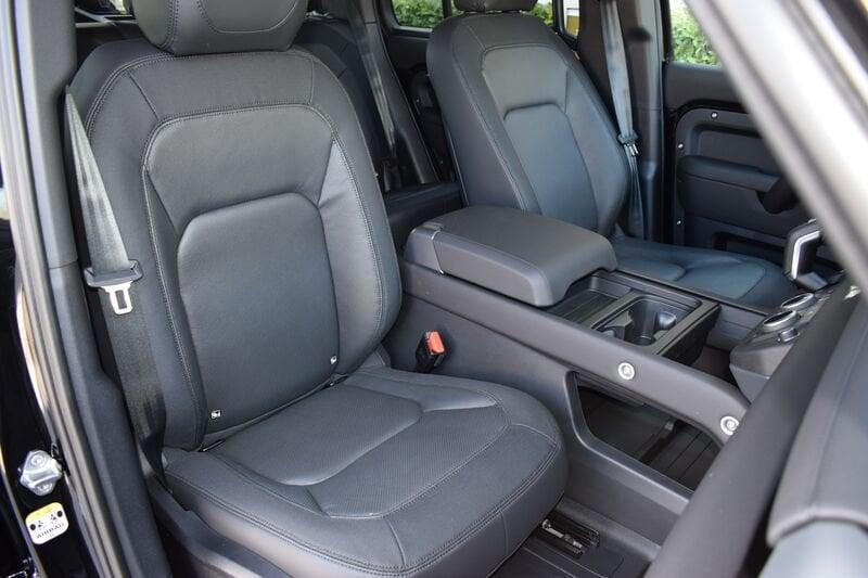 Land Rover Defender D200 AWD Auto 110 X-Dynamic SE IVA ESPOSTA