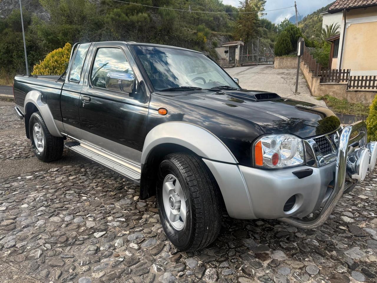 Nissan Navara 2.5 dCi 133CV 2 porte King Cab XE