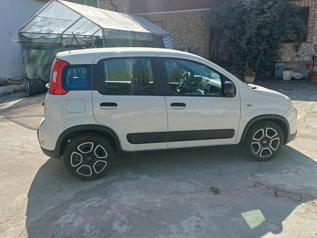 Fiat Panda Hybrid autocarro 4 posti