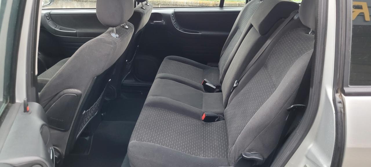 Opel Zafira 7 POSTI 2.0 16V DTI cat Comfort