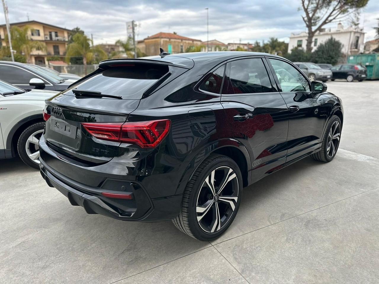 Audi Q3 35 TDI S tronic line edition - Edition One