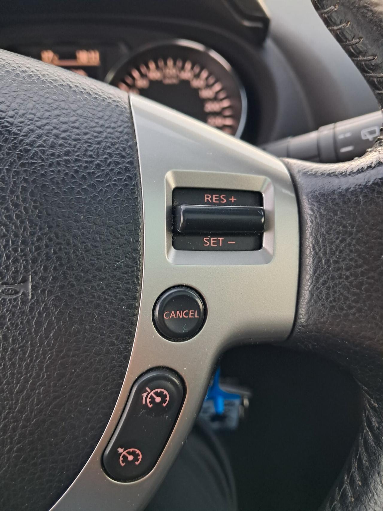 Nissan Qashqai TEKNA 1.6 GPL-TETTO*NAVI*TELECAMERA