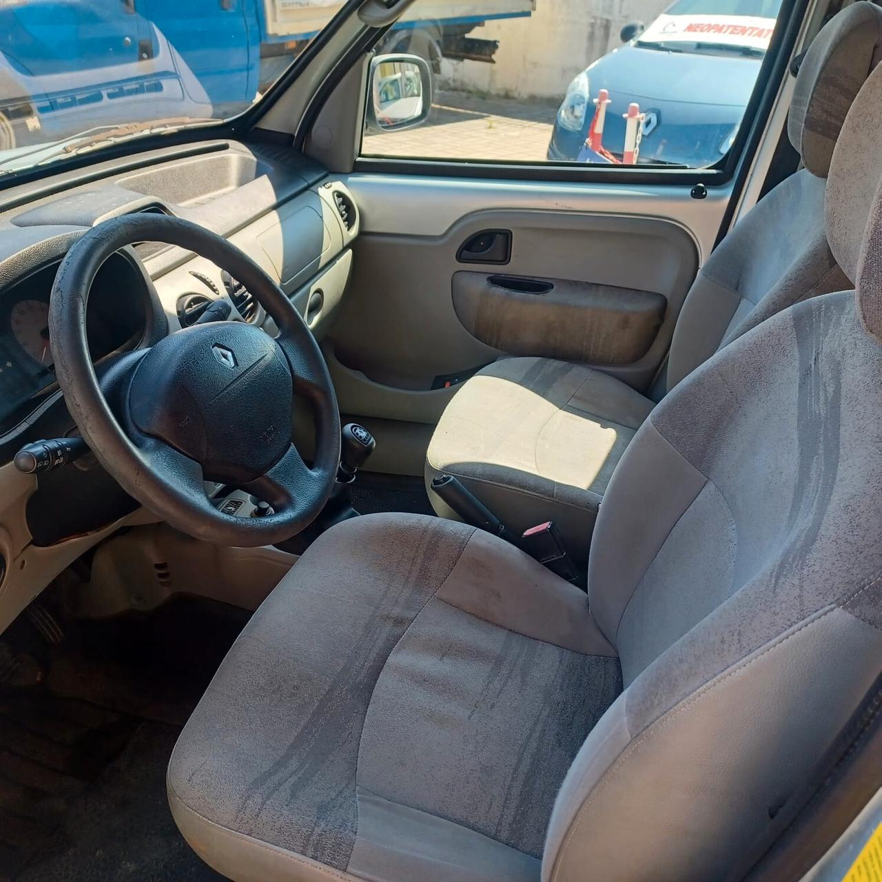 IDEALE PER LAVORO E FAMIGLIA BERLINGO 1.2