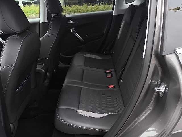 Peugeot 2008 BlueHDi 100 S&S Allure