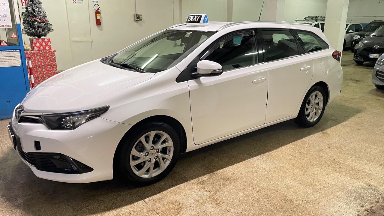 Toyota Auris Touring Sports 1.8 Hybrid Business (Taxi)