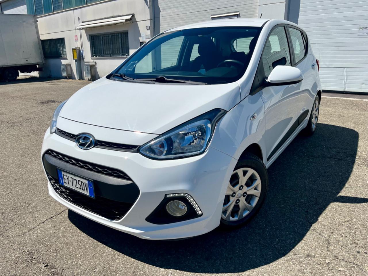 Hyundai i10 1.0benz 2015 64.000km cambio automatico perfetta