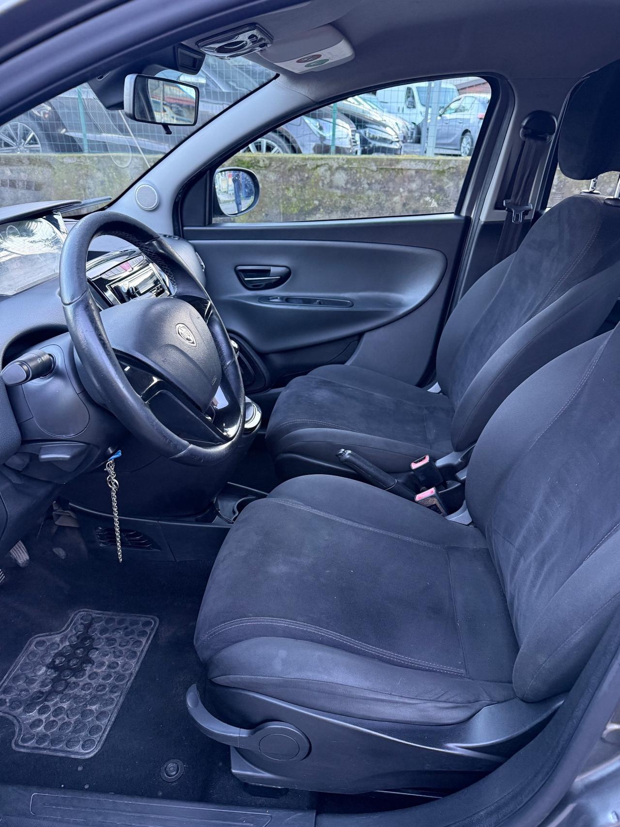 Lancia Ypsilon 1.2 69 CV 5 porte GPL Ecochic Platinum